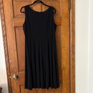 Jessica Howard Elegant Black Midi Dress